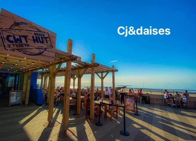 Cj & Daisies Holiday Home Prestatyn Eksteriør bilde