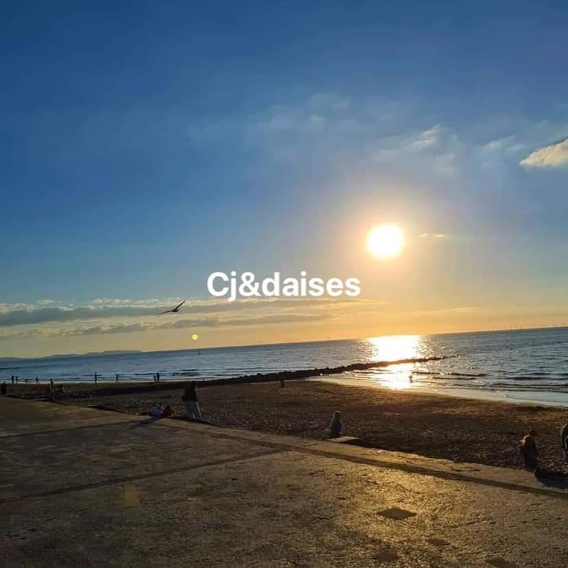 Cj & Daisies Holiday Home Prestatyn Eksteriør bilde