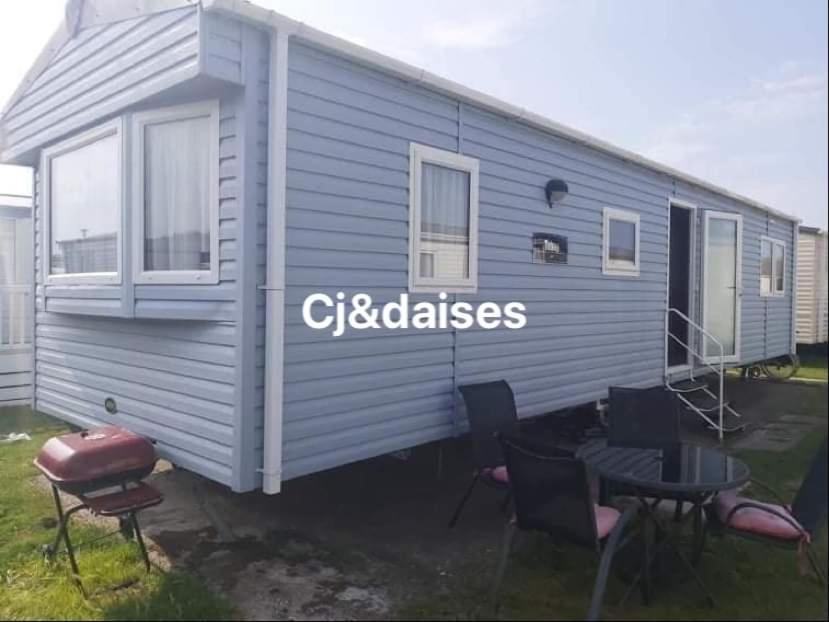 Cj & Daisies Holiday Home Prestatyn Eksteriør bilde