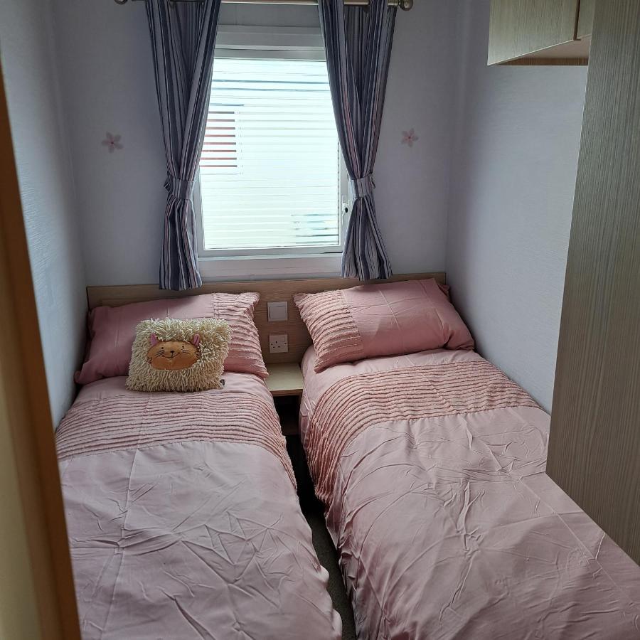 Cj & Daisies Holiday Home Prestatyn Eksteriør bilde