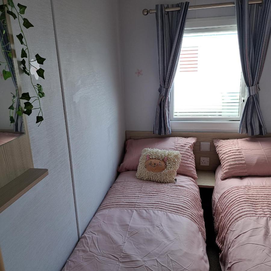 Cj & Daisies Holiday Home Prestatyn Eksteriør bilde